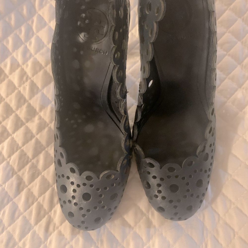 Tory Burch, Navy Blue, size 7, 3”heels gorgeous!!